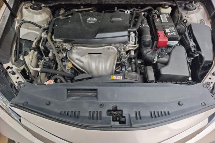 Used Toyota Camry 2018 2.0G Luxury Edition Engine Bay