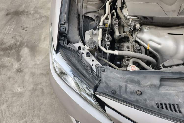 Used Toyota Camry 2018 2.0G Luxury Edition Engine Bay Right