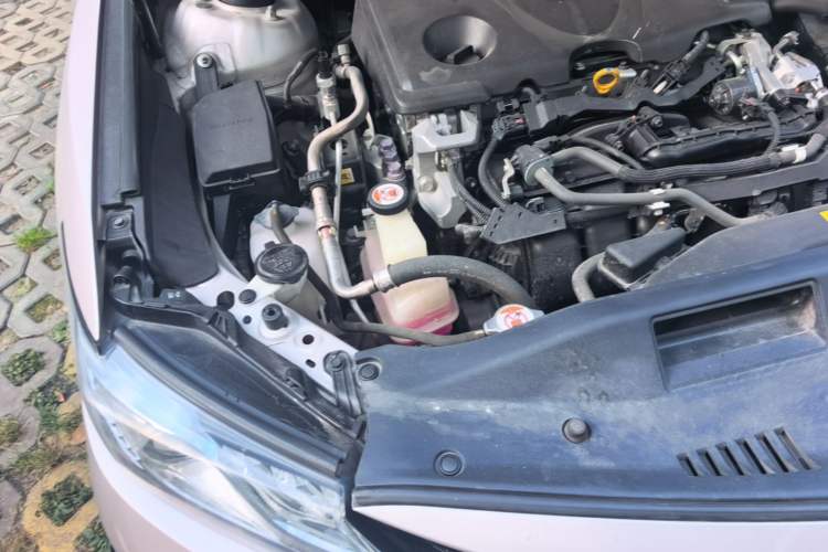 Used Toyota Camry 2018 Dual-Engine 2.5HQ Flagship Edition Engine Bay Right