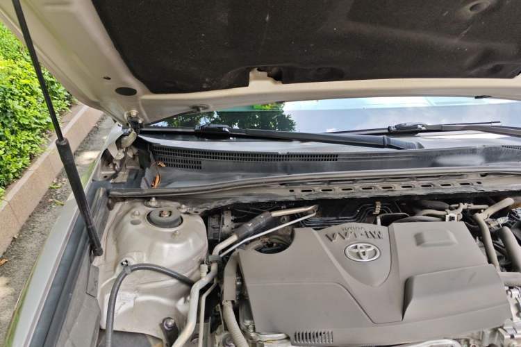 Used Toyota Camry 2018 2.0G Luxury Edition Engine Bay Right