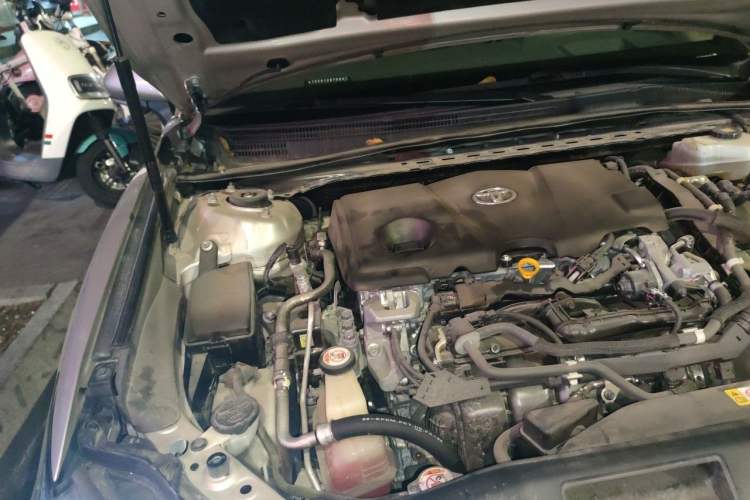 Used Toyota Camry 2018 Dual-Engine 2.5 HG Luxury Edition Engine Bay Right