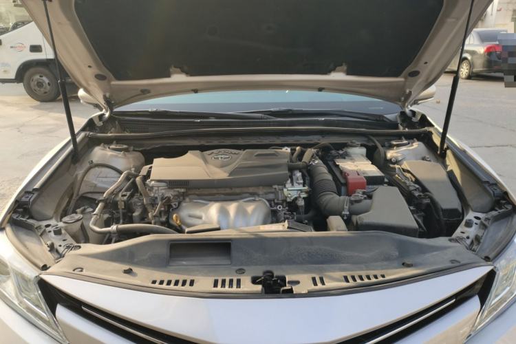 Used Toyota Camry 2018 2.0G Luxury Edition Engine Bay