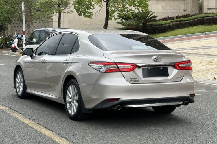 Used Toyota Camry 2018 2.0G Luxury Edition Exterior 2