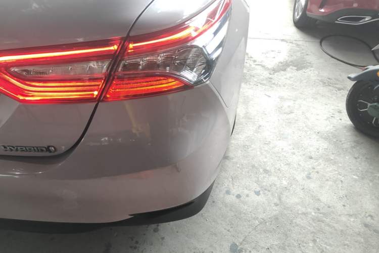 Used Toyota Camry 2018 Dual-Engine 2.5 HG Luxury Edition Exterior 3