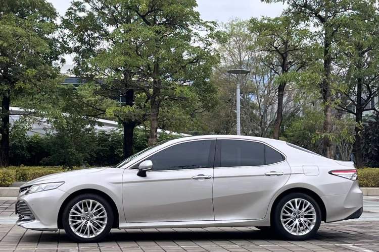 Used Toyota Camry 2018 2.5G Luxury Edition Exterior 4
