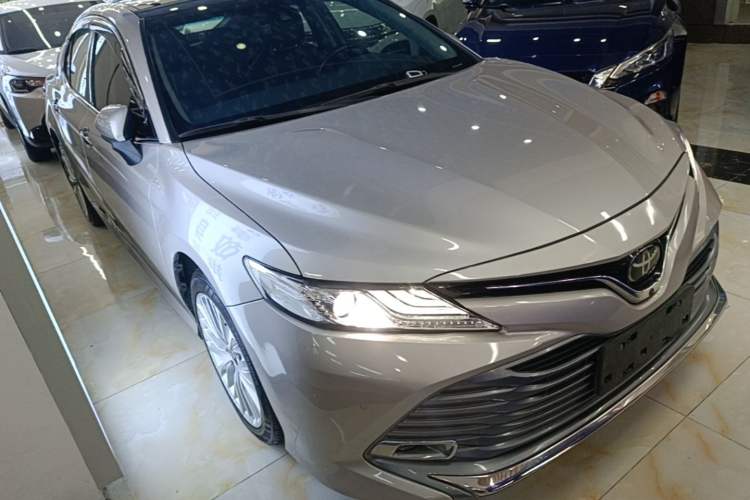 Used Toyota Camry 2018 2.5G Luxury Edition Front Right 45 Deg