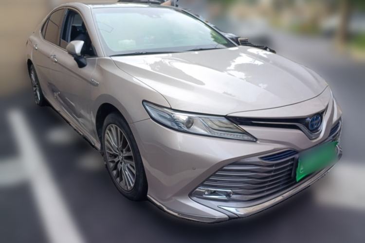 Used Toyota Camry 2018 Dual-Engine 2.5 HG Luxury Edition Front Right 45 Deg