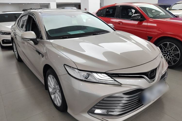 Used Toyota Camry 2018 2.0G Luxury Edition Front Right 45 Deg