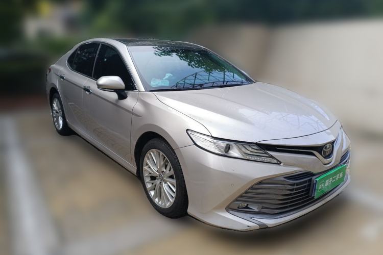 Used Toyota Camry 2018 2.5G Luxury Edition Front Right 45 Deg