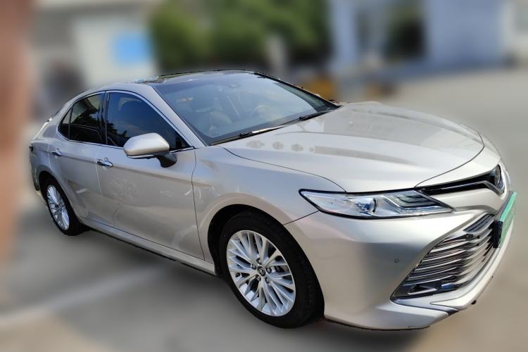 Used Toyota Camry 2018 2.5G Luxury Edition Front Right 45 Deg