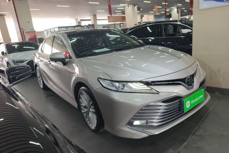 Used Toyota Camry 2018 2.5G Luxury Edition Front Right 45 Deg