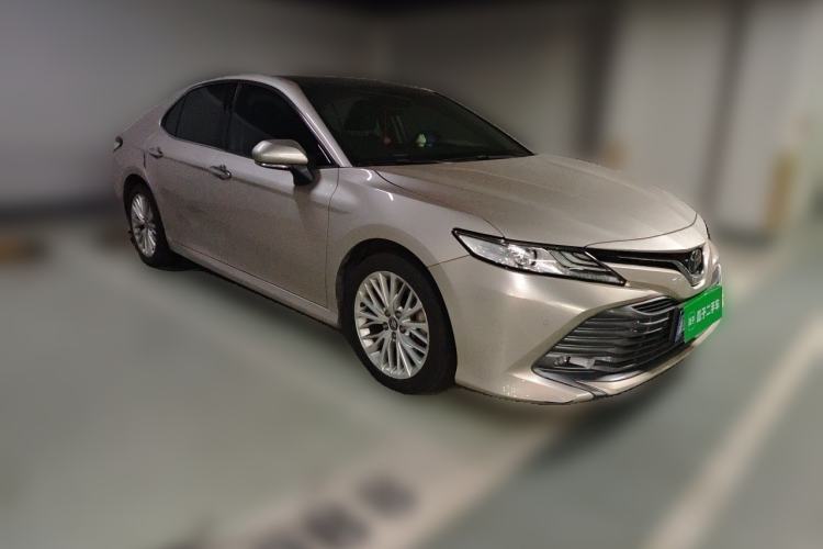 Used Toyota Camry 2018 2.5G Luxury Edition Front Right 45 Deg