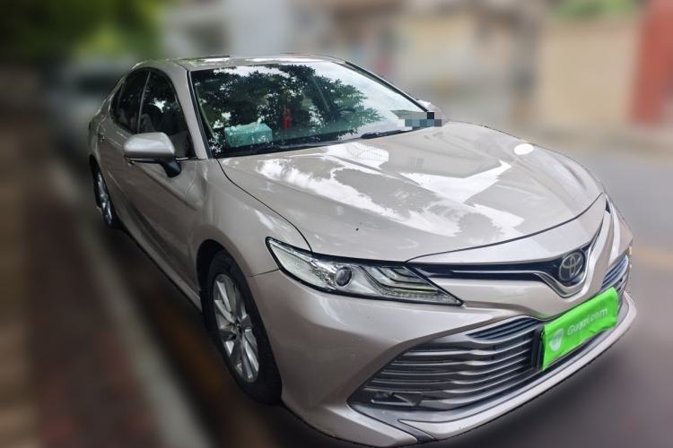 Used Toyota Camry 2018 2.0G Luxury Edition Front Right 45 Deg