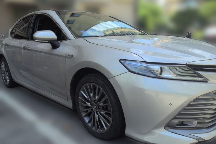 Used Toyota Camry 2018 Dual-Engine 2.5 HG Luxury Edition Front Right 45 Deg