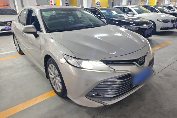 Used Toyota Camry 2018 2.0G Luxury Edition Front Right 45 Deg