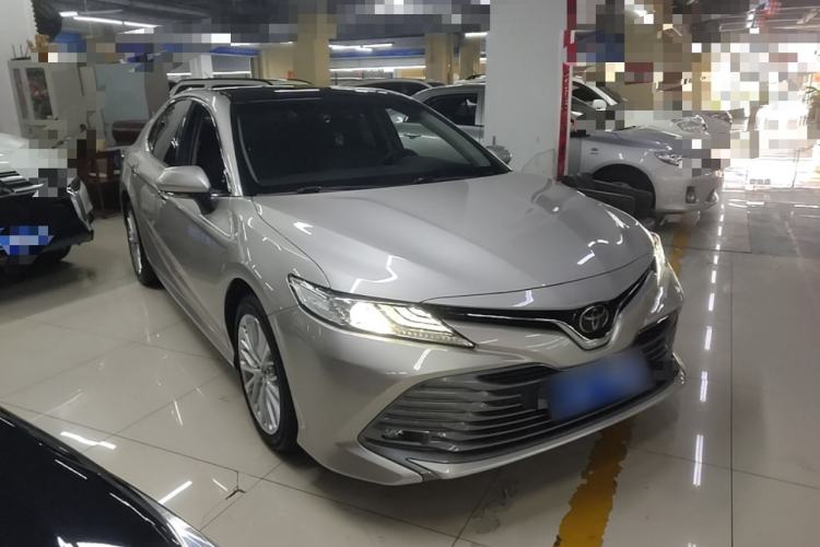 Used Toyota Camry 2018 2.5G Luxury Edition Front Right 45 Deg