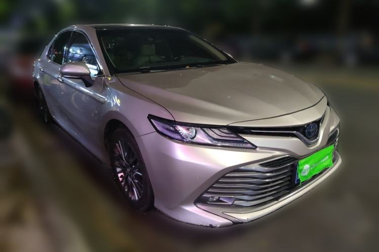 Used Toyota Camry 2018 Dual-Engine 2.5 HG Luxury Edition Front Right 45 Deg