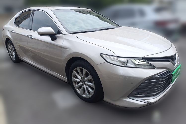 Used Toyota Camry 2018 2.0G Luxury Edition Front Right 45 Deg
