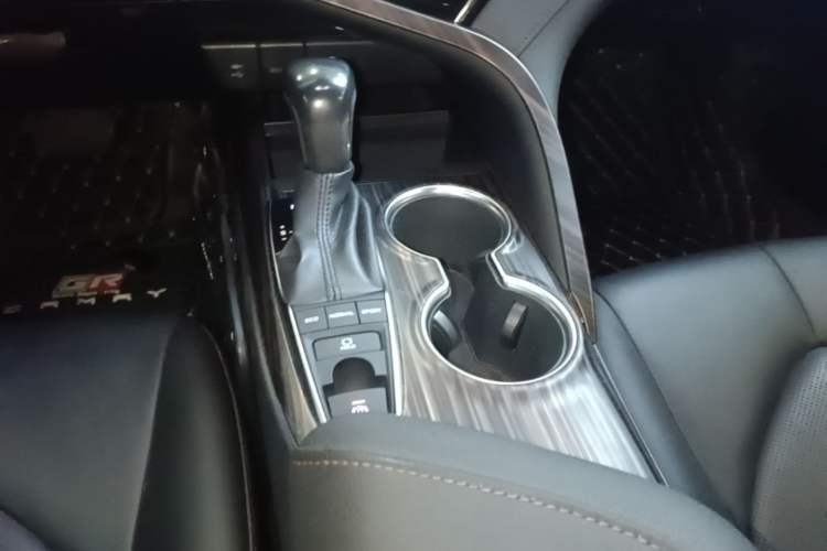 Used Toyota Camry 2018 2.5G Luxury Edition Gear Lever