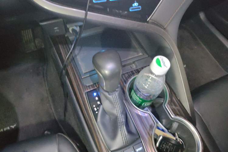 Used Toyota Camry 2018 2.5G Luxury Edition Gear Lever