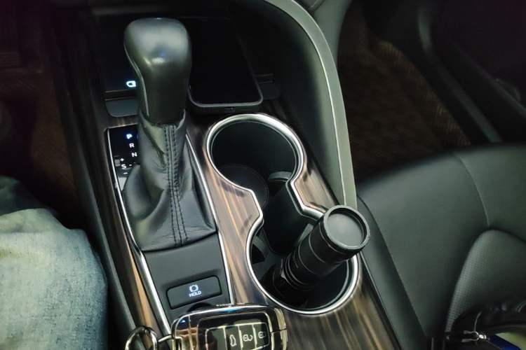 Used Toyota Camry 2018 2.0G Luxury Edition Gear Lever
