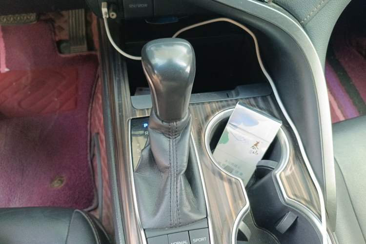 Used Toyota Camry 2018 2.5G Luxury Edition Gear Lever