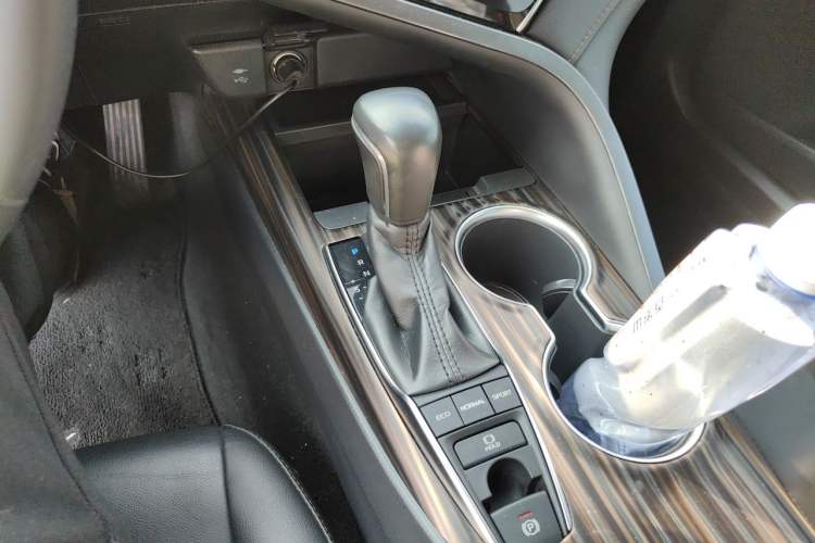 Used Toyota Camry 2018 2.5G Luxury Edition Gear Lever