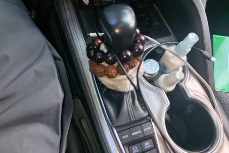Used Toyota Camry 2018 Dual-Engine 2.5HQ Flagship Edition Gear Lever