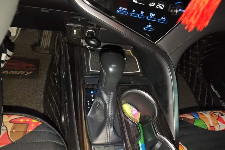 Used Toyota Camry 2018 2.5G Luxury Edition Gear Lever