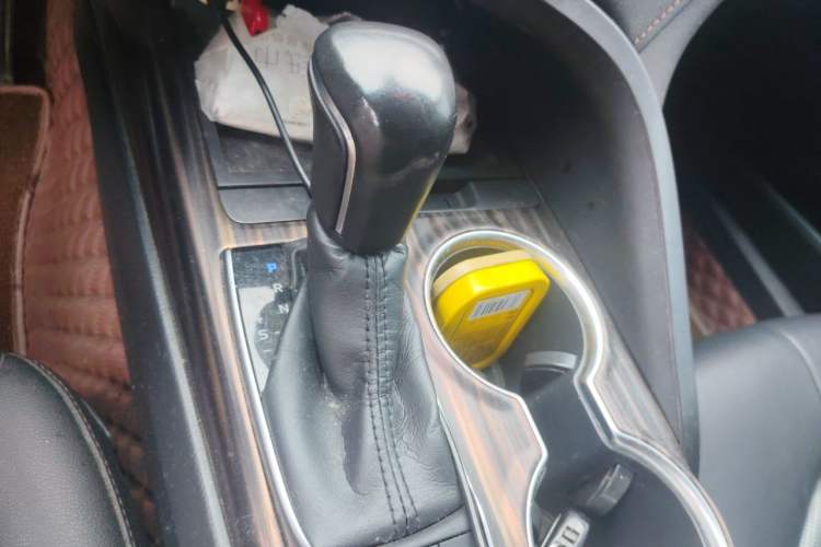 Used Toyota Camry 2018 2.5G Luxury Edition Gear Lever