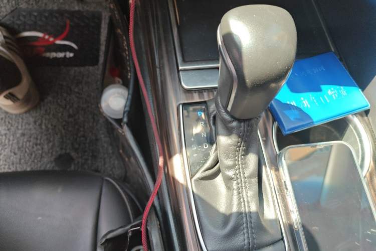 Used Toyota Camry 2018 2.5G Luxury Edition Gear Lever