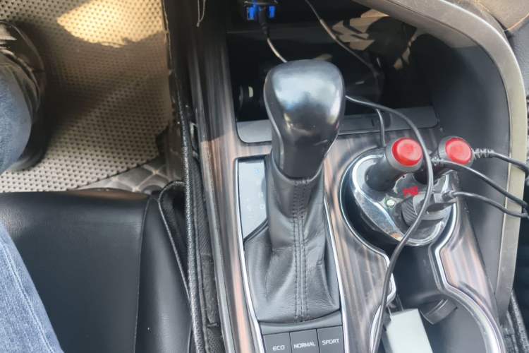 Used Toyota Camry 2018 2.5G Luxury Edition Gear Lever