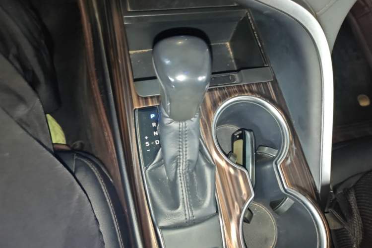 Used Toyota Camry 2018 2.0G Luxury Edition Gear Lever