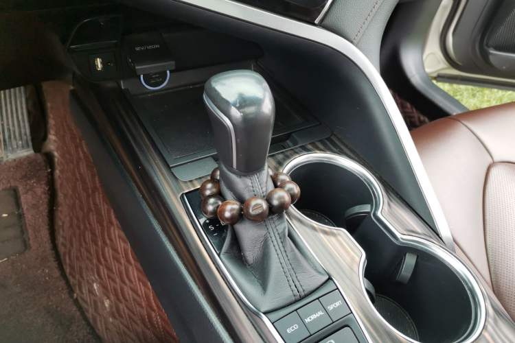Used Toyota Camry 2018 2.5G Luxury Edition Gear Lever
