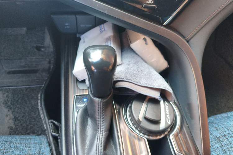 Used Toyota Camry 2018 2.5G Luxury Edition Gear Lever