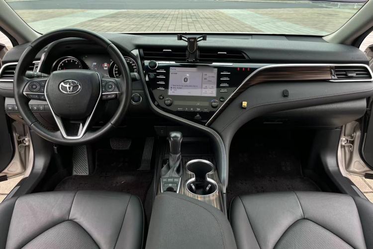 Used Toyota Camry 2018 2.5G Luxury Edition Gear Lever