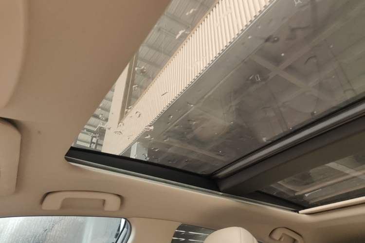 Used Toyota Camry 2018 Dual-Engine 2.5 HG Luxury Edition Headliner