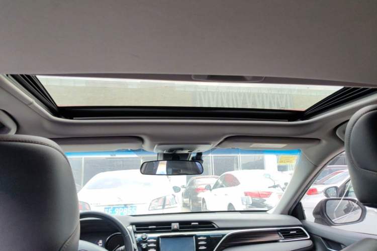 Used Toyota Camry 2018 2.0G Luxury Edition Headliner