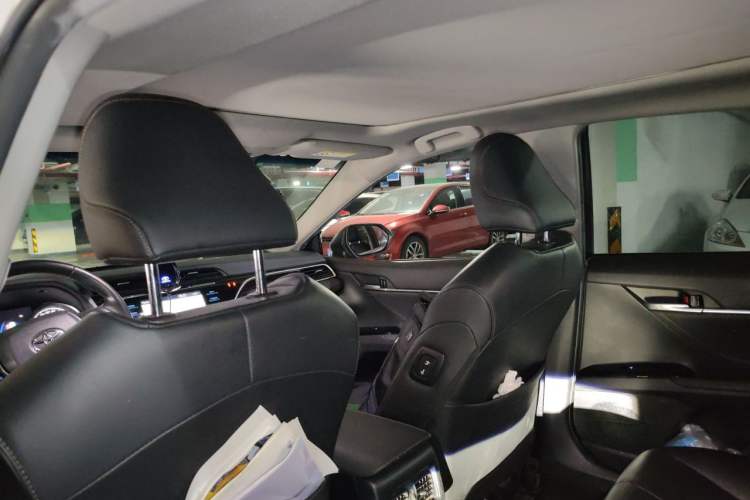 Used Toyota Camry 2018 2.5G Luxury Edition Headliner