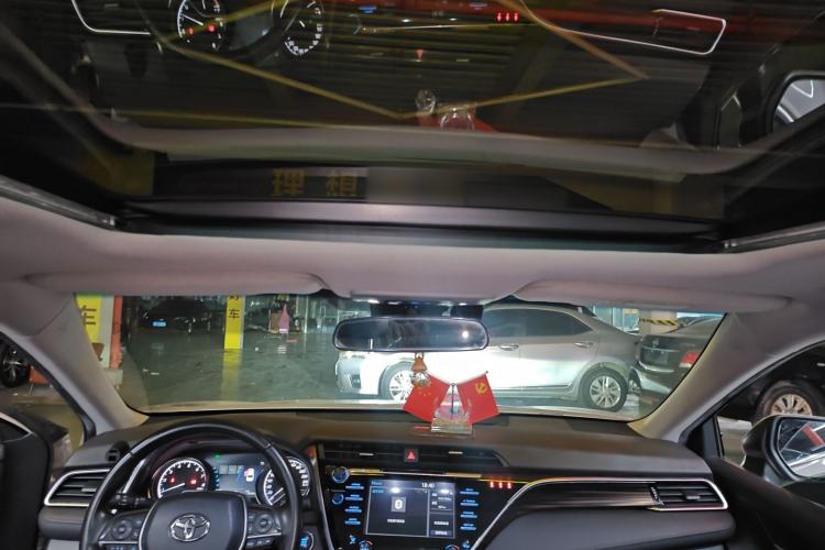 Used Toyota Camry 2018 2.5G Luxury Edition Headliner