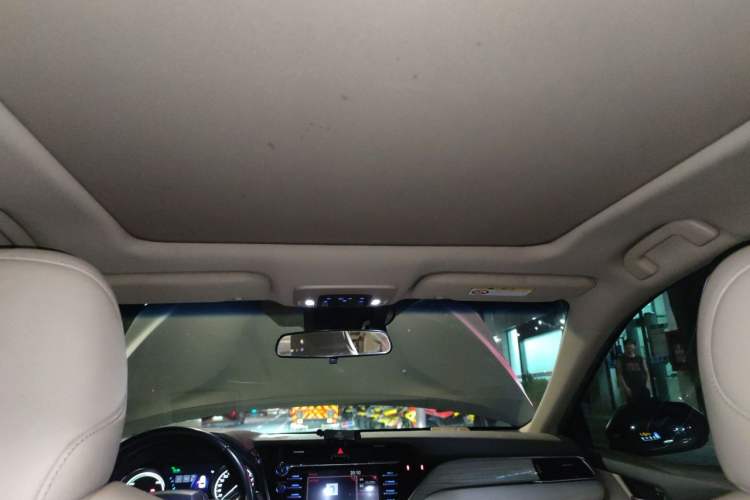 Used Toyota Camry 2018 Dual-Engine 2.5 HG Luxury Edition Headliner