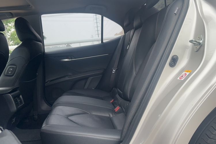 Used Toyota Camry 2018 2.0G Luxury Edition Interior 1