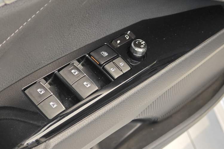 Used Toyota Camry 2018 2.5S Fēngshàng Edition Interior 10