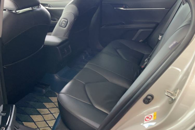 Used Toyota Camry 2018 2.0G Luxury Edition Interior 2