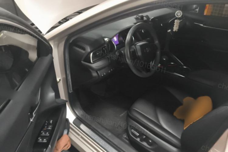 Used Toyota Camry 2018 2.0G Luxury Edition Interior 3