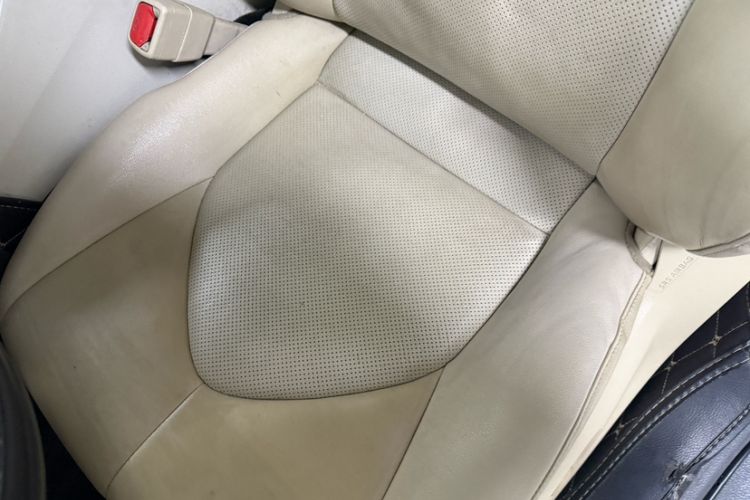 Used Toyota Camry 2018 Dual-Engine 2.5 HG Luxury Edition Interior 6