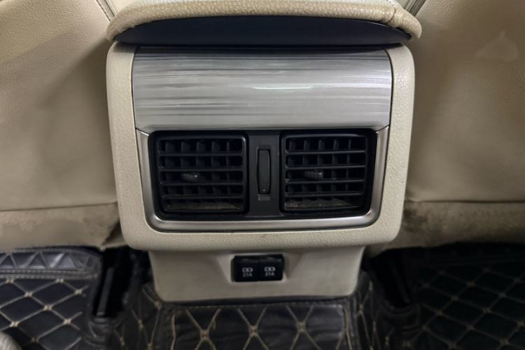 Used Toyota Camry 2018 Dual-Engine 2.5 HG Luxury Edition Interior 8