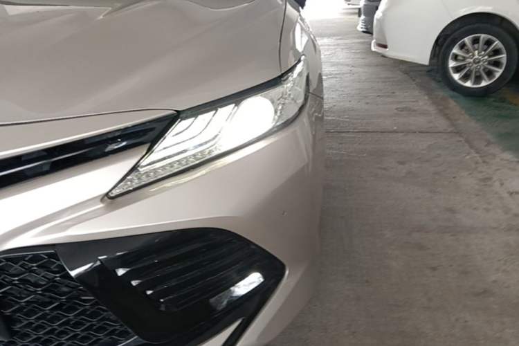 Used Toyota Camry 2018 2.5G Luxury Edition Left Front Headlight