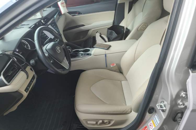 Used Toyota Camry 2018 Dual-Engine 2.5 HG Luxury Edition Left Front Seat