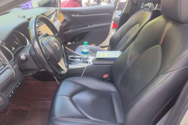 Used Toyota Camry 2018 Dual-Engine 2.5 HG Luxury Edition Left Front Seat